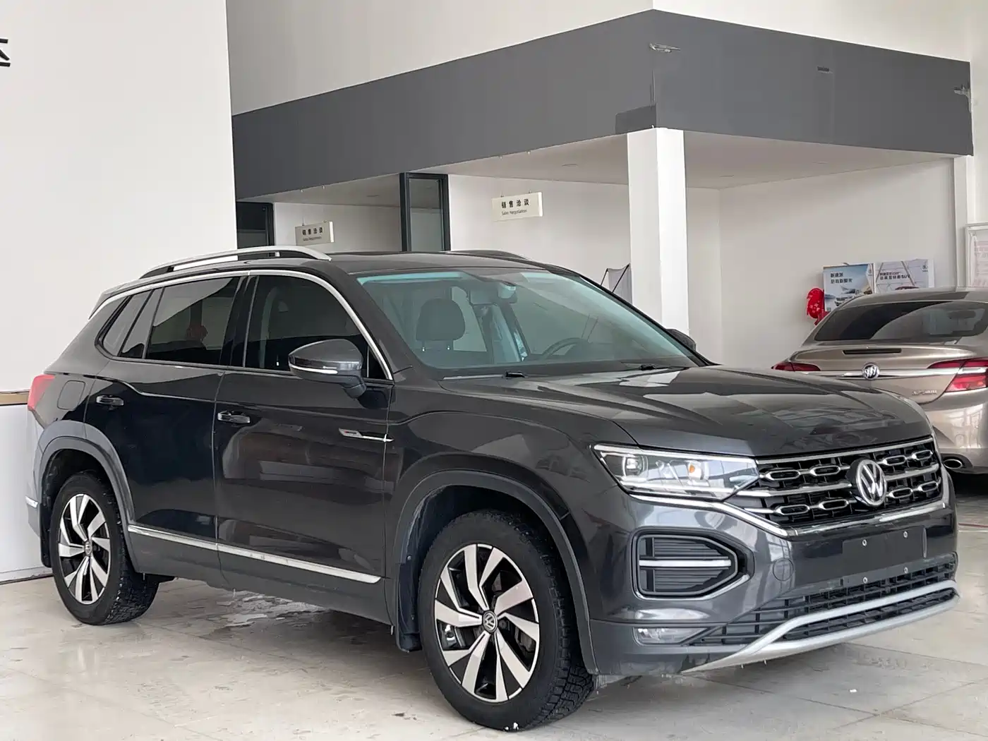 Volkswagen Tayron 2019 330TSI 4WD Luxury China VI фото 3