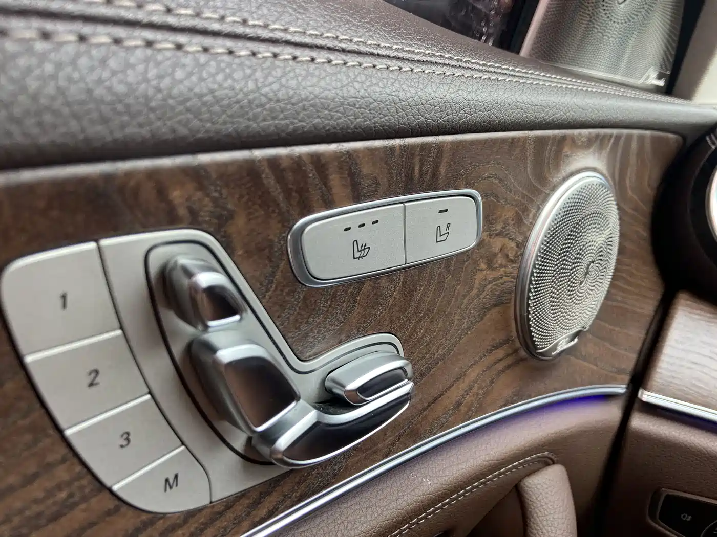 Mercedes-Benz E-Class 2019 E 300 L Luxury фото 12
