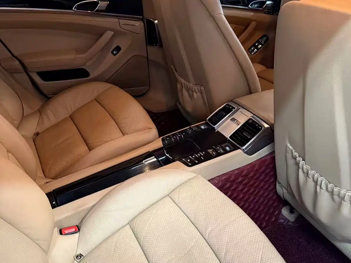 Porsche Panamera 2014 Panamera 4 3.0T фото 10
