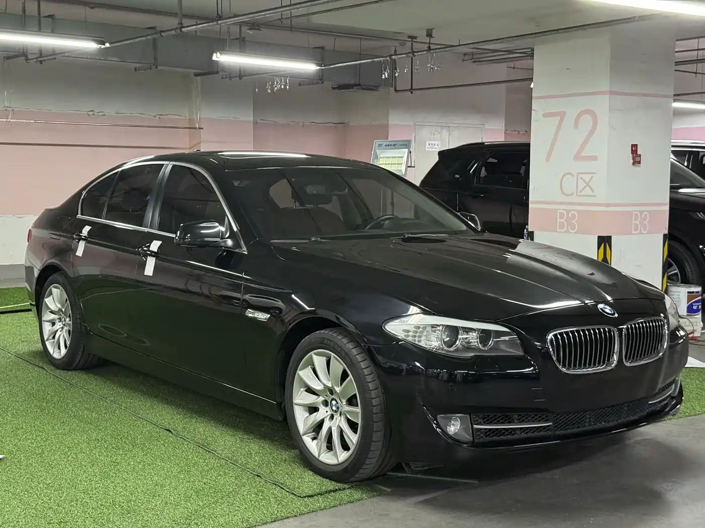 BMW 5 Series (Import) 2011 535i Luxury Sport фото 2