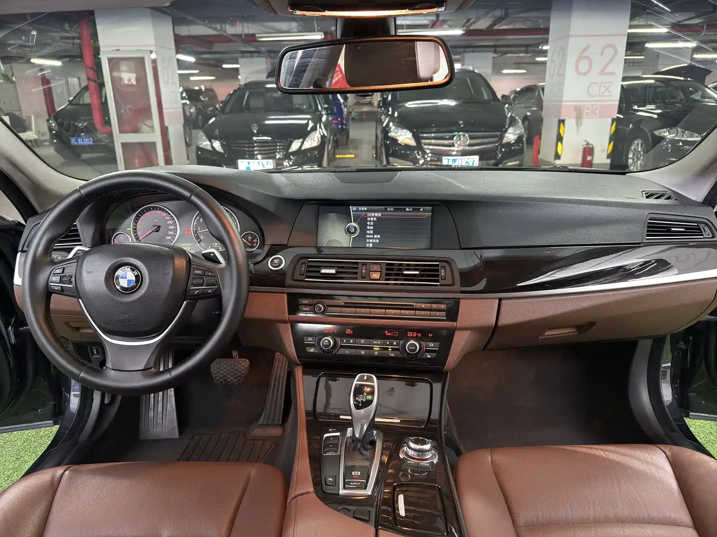 BMW 5 Series (Import) 2011 535i Luxury Sport фото 11