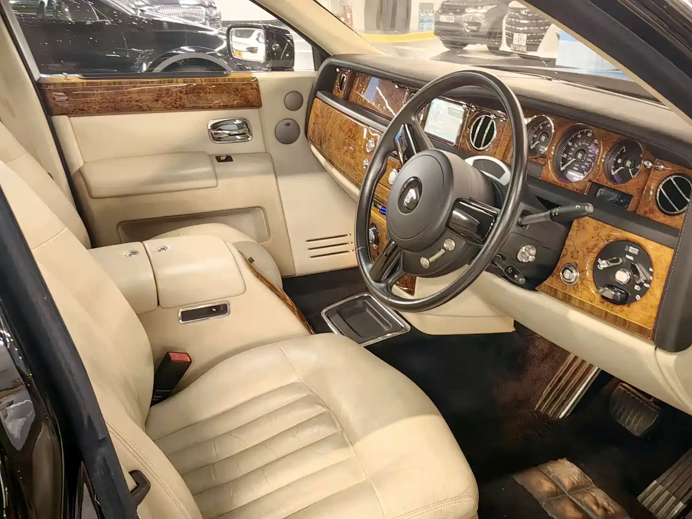 Rolls-Royce Phantom 2006 Model 6.7L Presidential фото 4