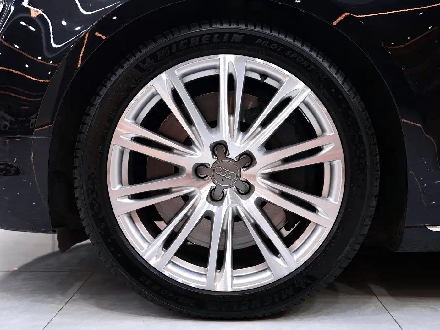 Audi A8 2013 A8L 6.3 FSI W12 quattro Flagship фото 9