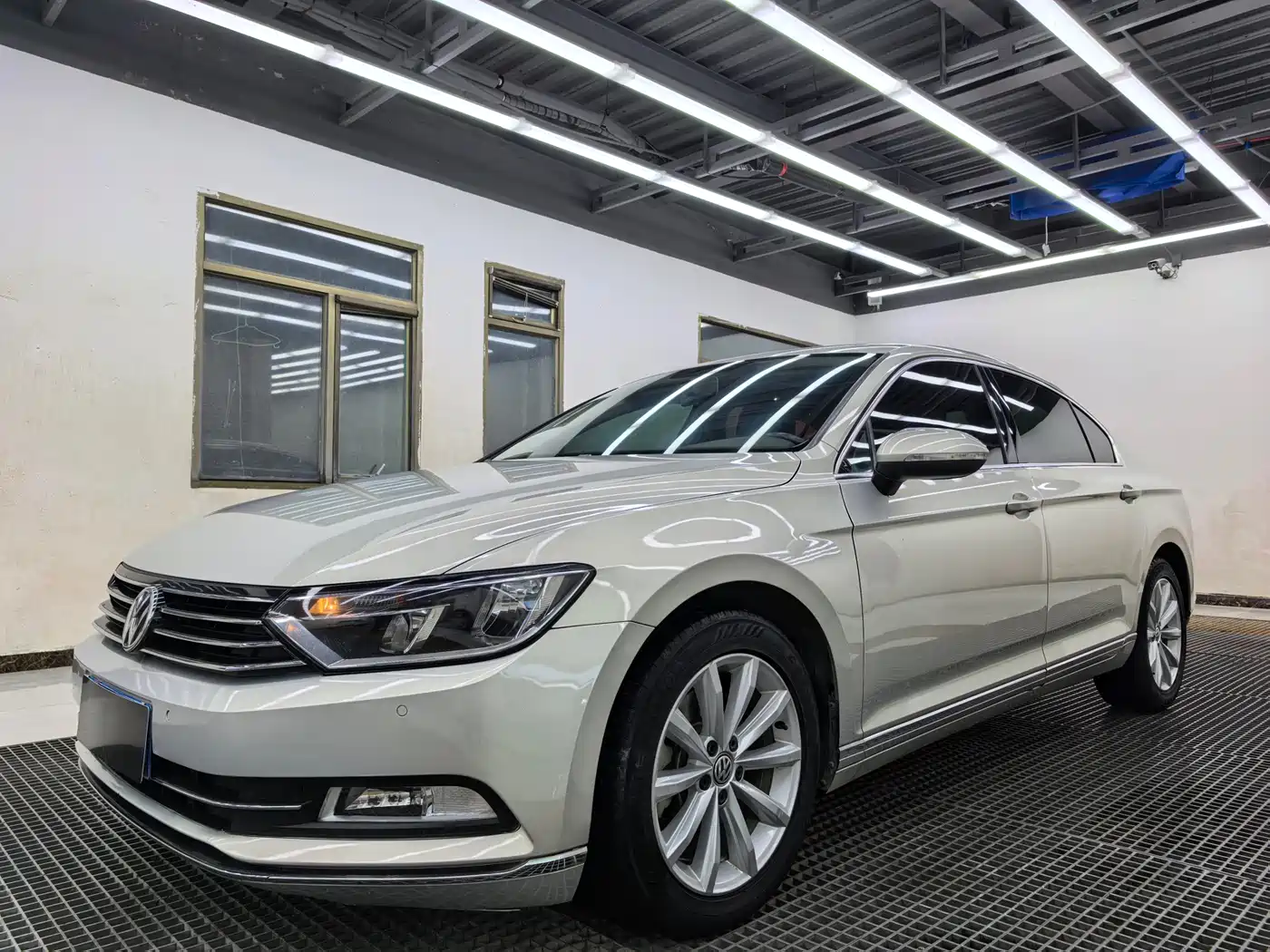 Volkswagen Magotan 2017 330TSI DSG Leading фото 2