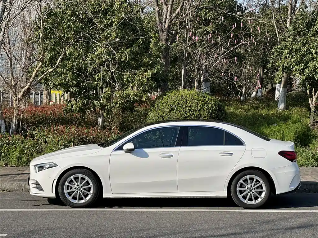 MERCEDES-BENZ A CLASS