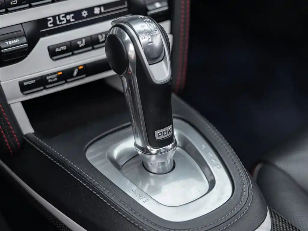 Porsche 911 2010 Turbo 3.8T фото 14