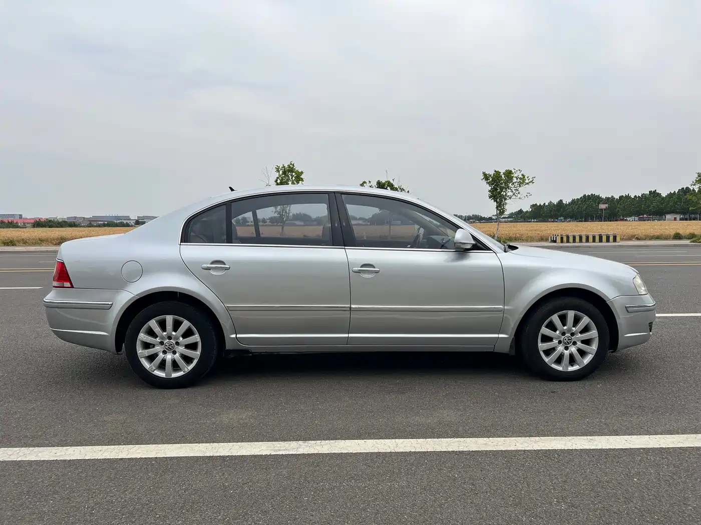 Volkswagen Passat Lingyu 2007 1.8T Automatic Luxury фото 4