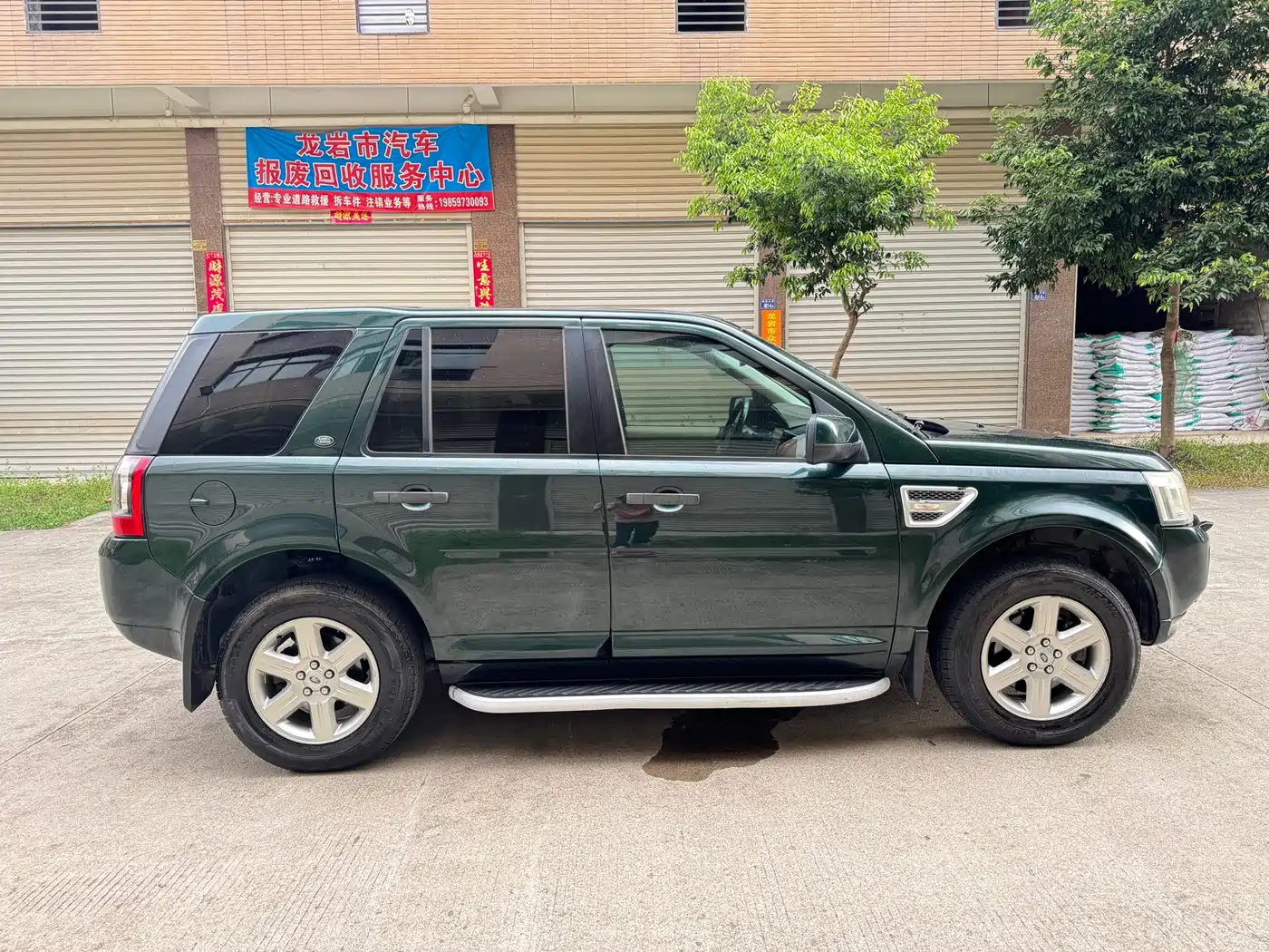 Land Rover Freelander 2 2010 3.2 i6 Automatic HSE Petrol фото 4