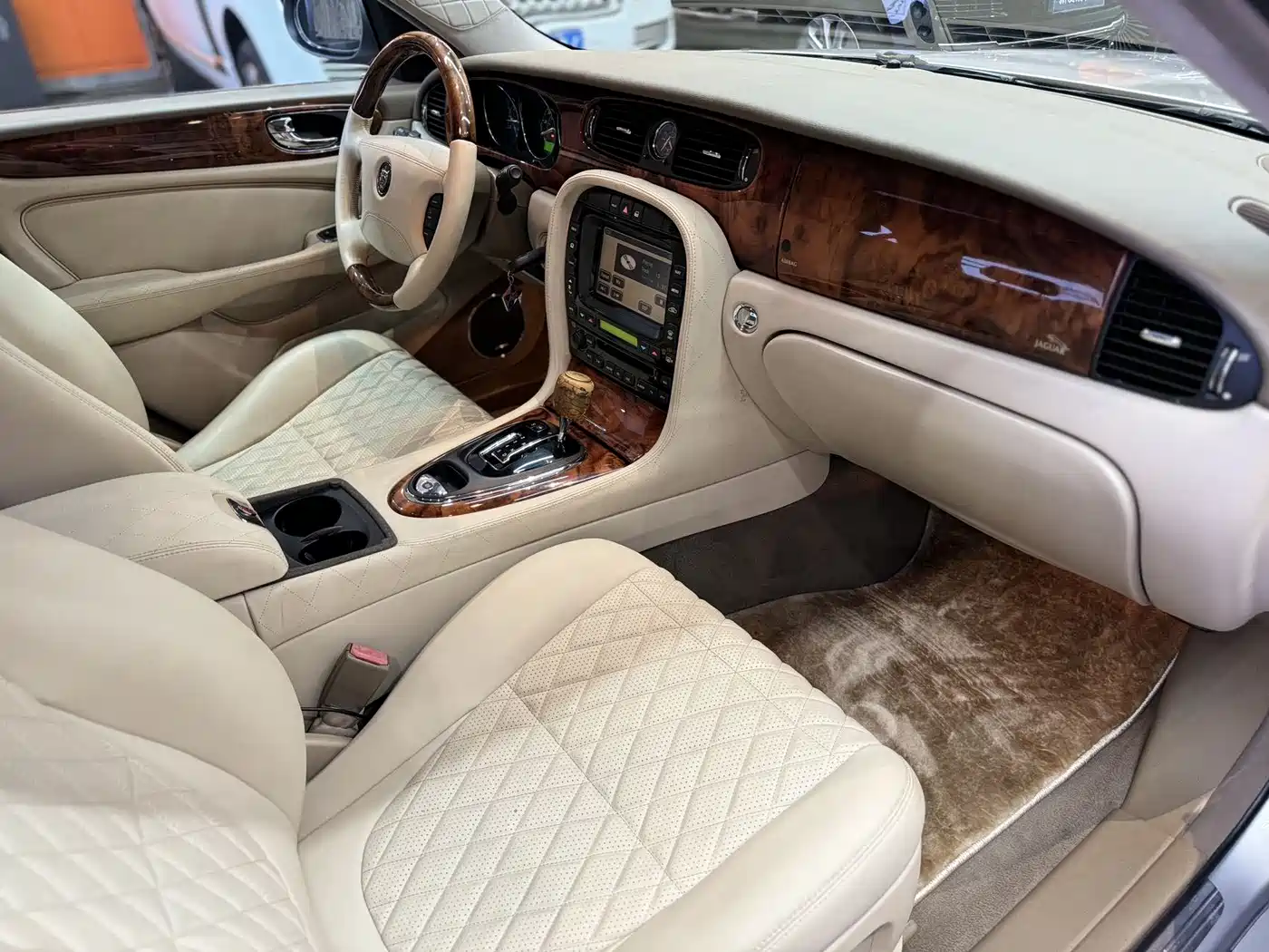 Jaguar XJ 2003 2004 Model XJ8 4.2