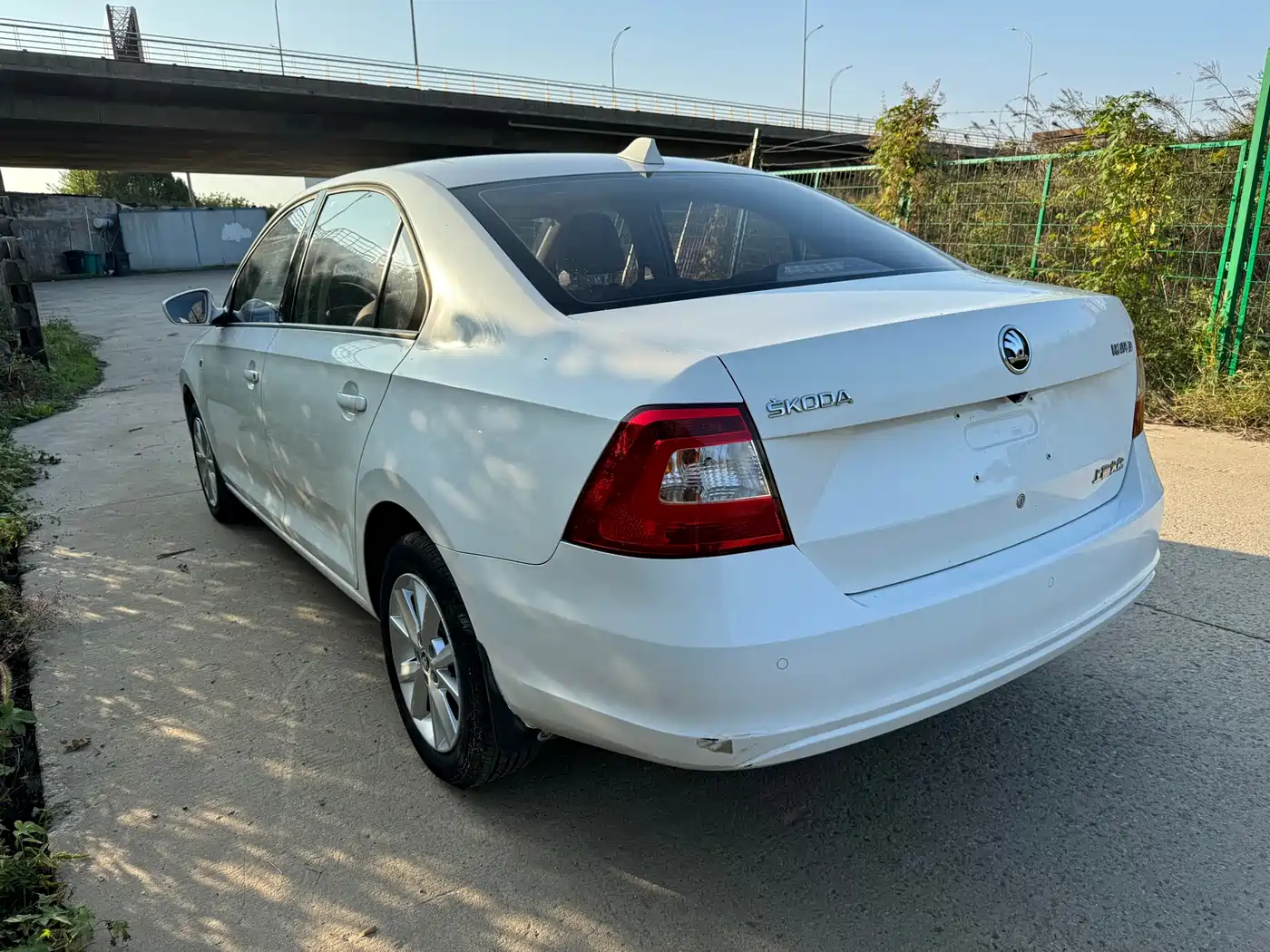 Škoda Rapid 2016 1.6L Automatic Pioneer Edition фото 14