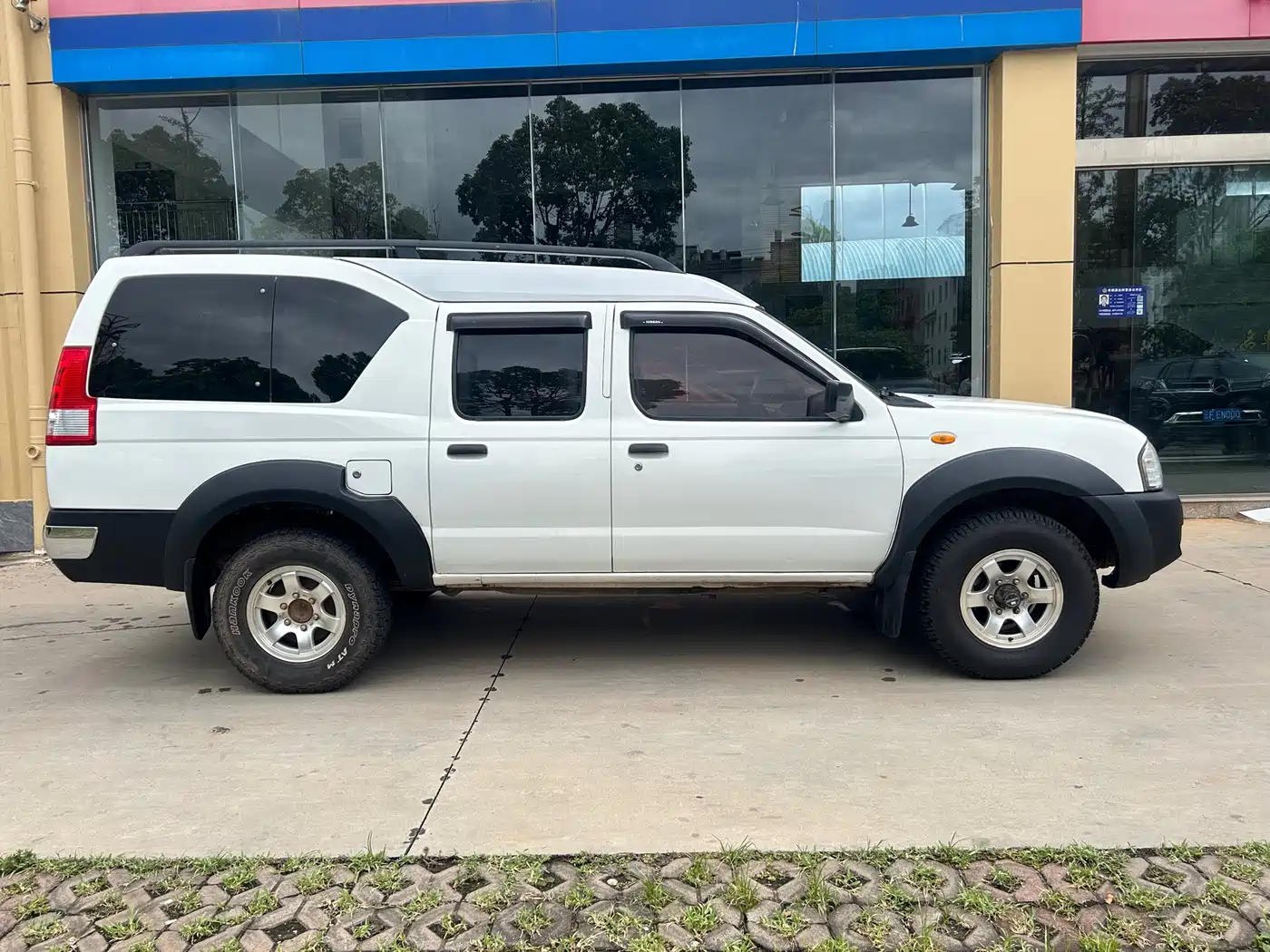 Nissan ZN Van 2011 2011 2.4L 4WD Standard 5-seater ZN6493