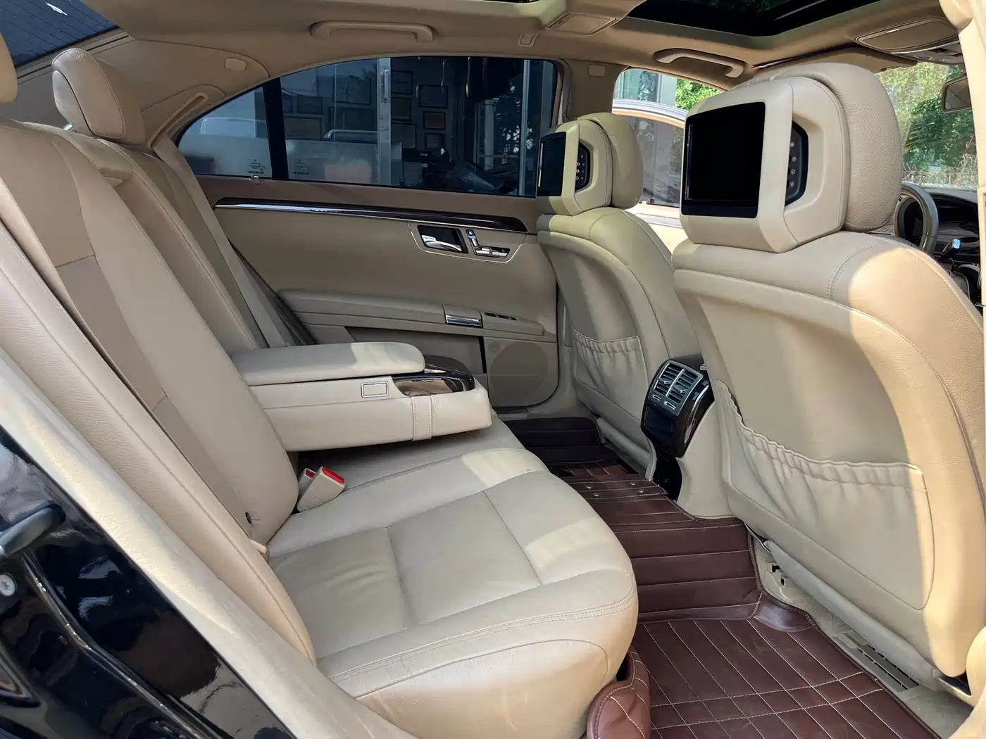Mercedes-Benz S-Class 2012 S 300 L Luxury Grand Edition фото 14
