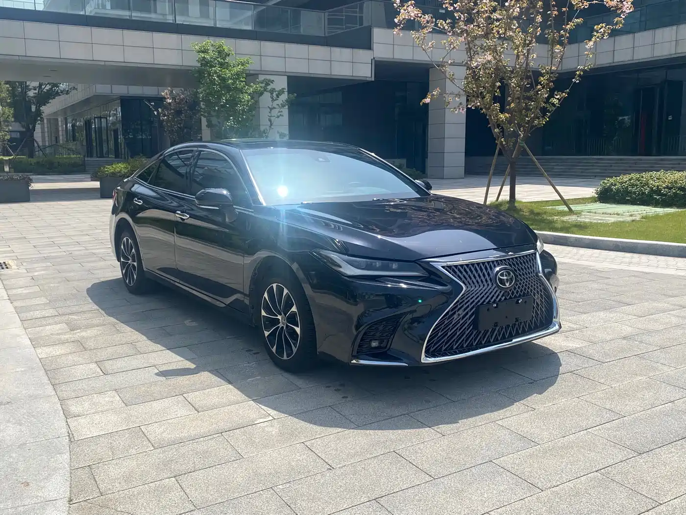 Toyota Avalon 2022 2.0L Luxury Edition фото 2