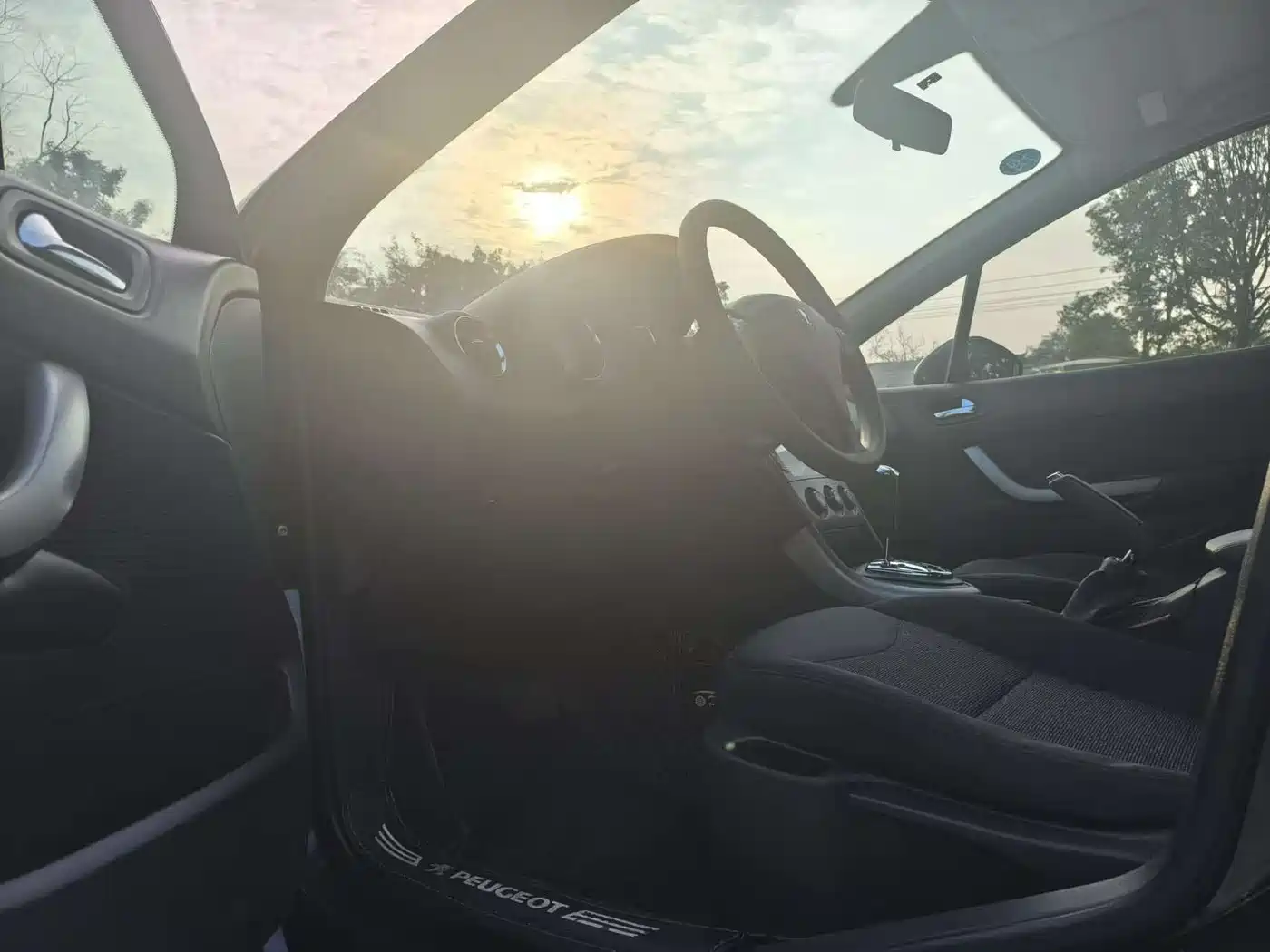 Peugeot 408 2012 2011 1.6L Automatic Comfort Edition