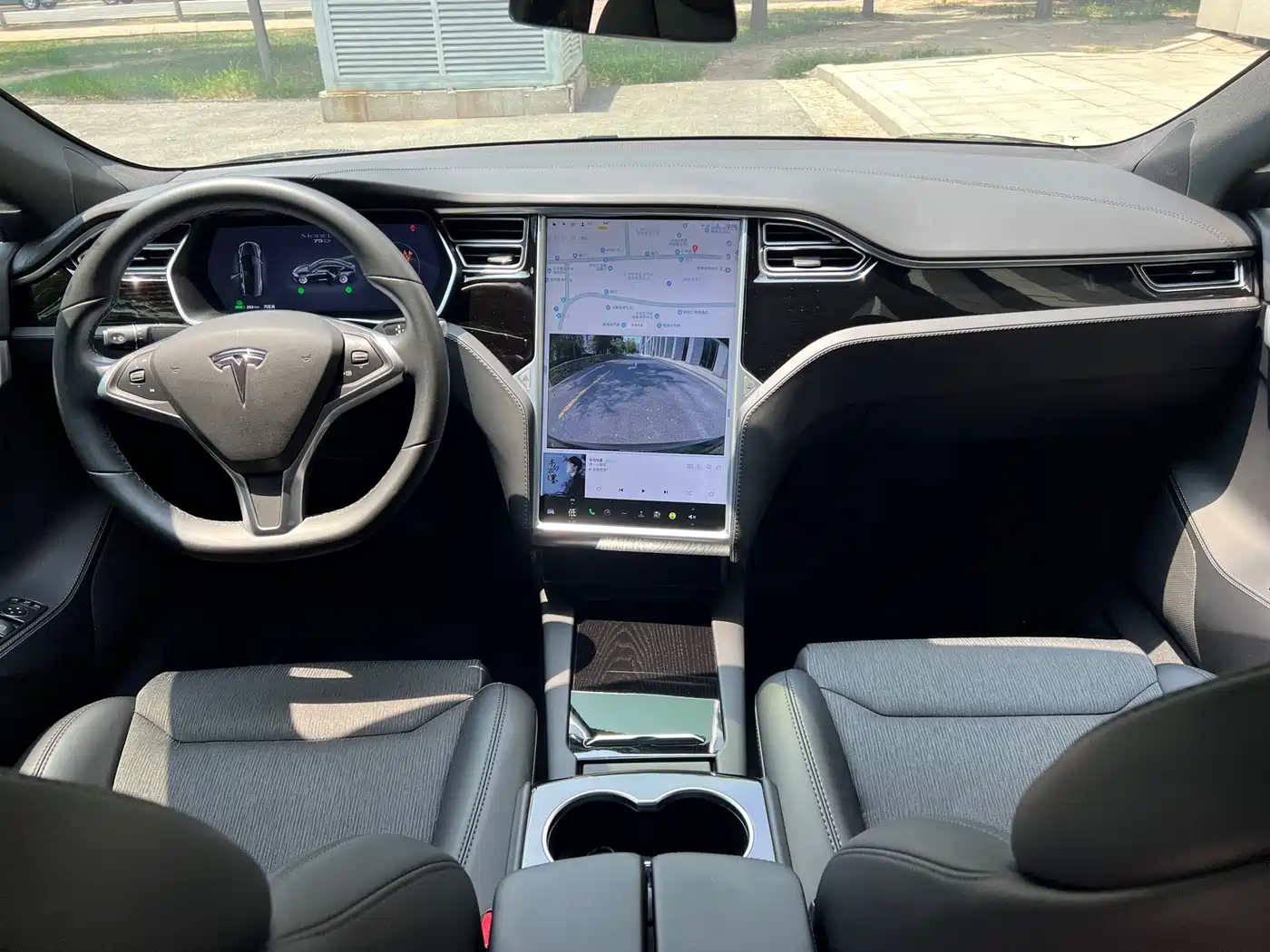 TESLA MODEL S