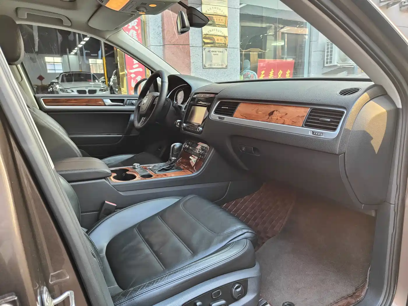 Volkswagen Touareg 2011 3.0TSI Comfort фото 8