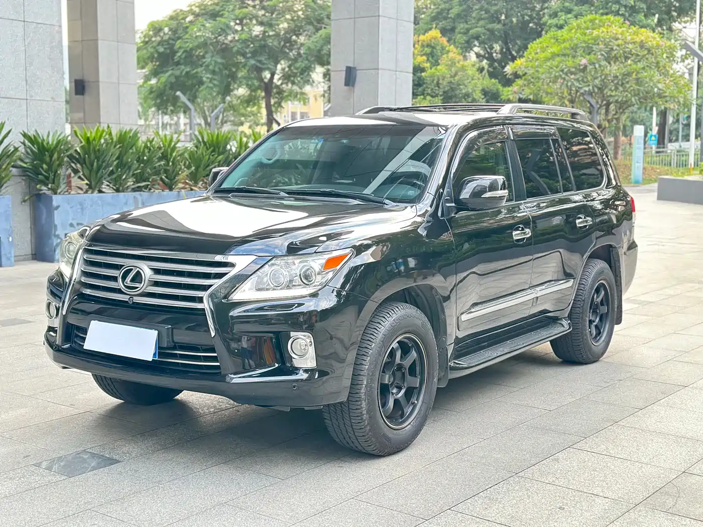 Lexus LX 2013 570