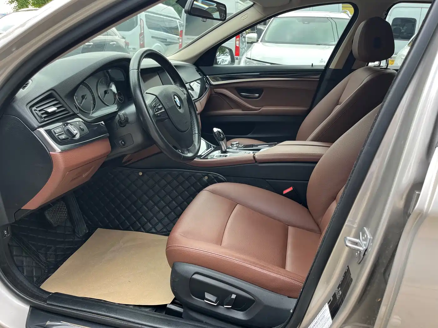 BMW 5 Series 2014 520Li Elegance фото 9
