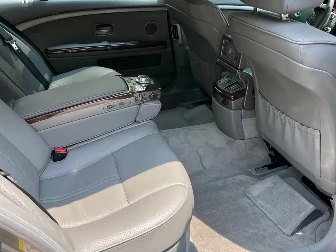 BMW 7 Series 2005 Model 730Li фото 11