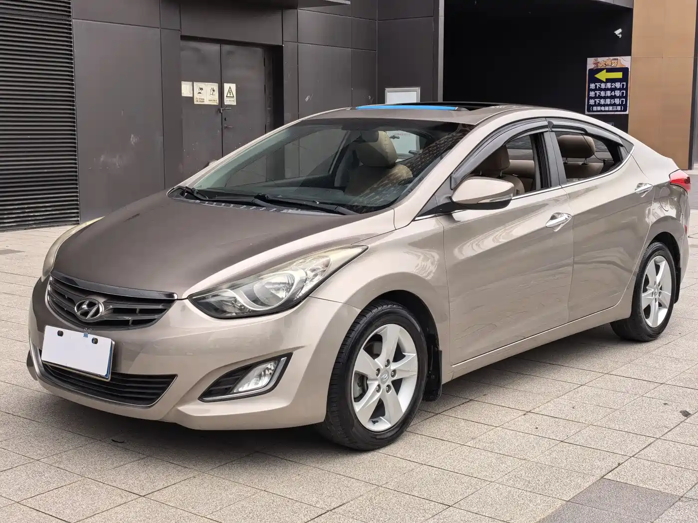 Hyundai Langdong 2013 1.6L Automatic Leading