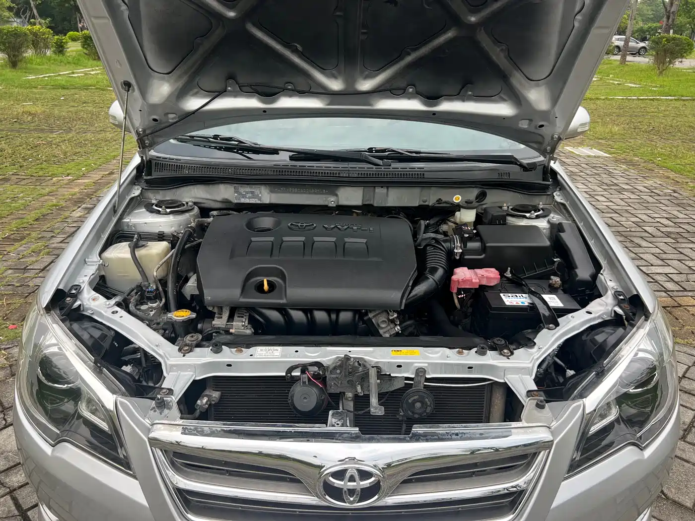 Toyota Corolla 2013 1.6L Automatic Luxury фото 17