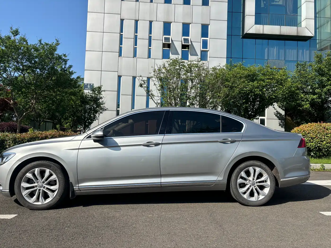 Volkswagen Magotan 2017 380TSI DSG Luxury фото 2