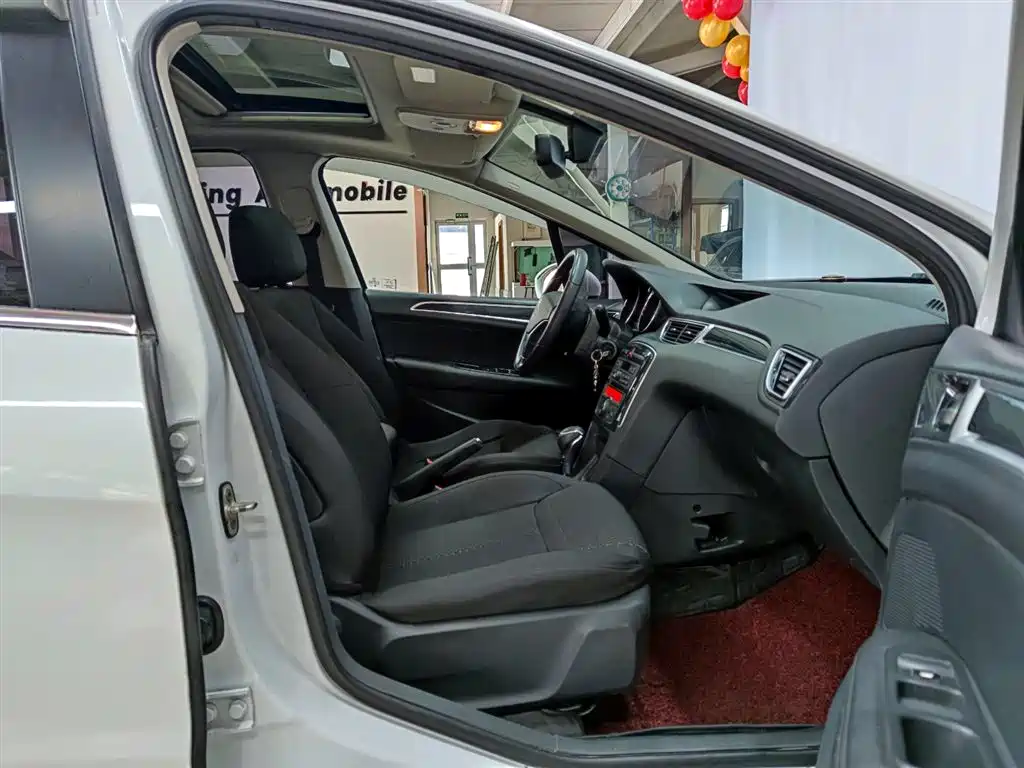 Peugeot 308 2016 1.6L Automatic Fashion фото 8
