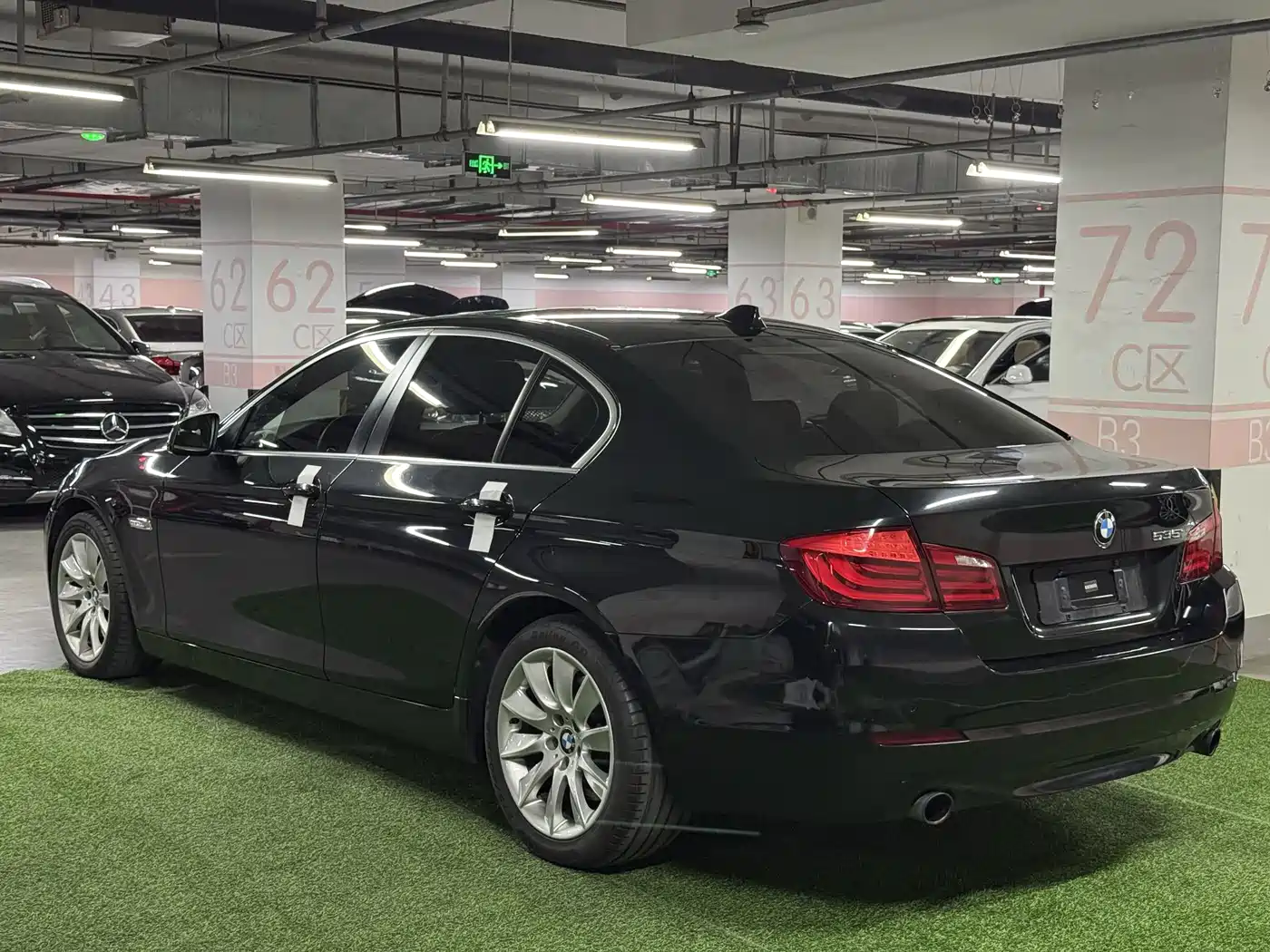 BMW 5 Series (Import) 2011 535i Luxury Sport фото 3