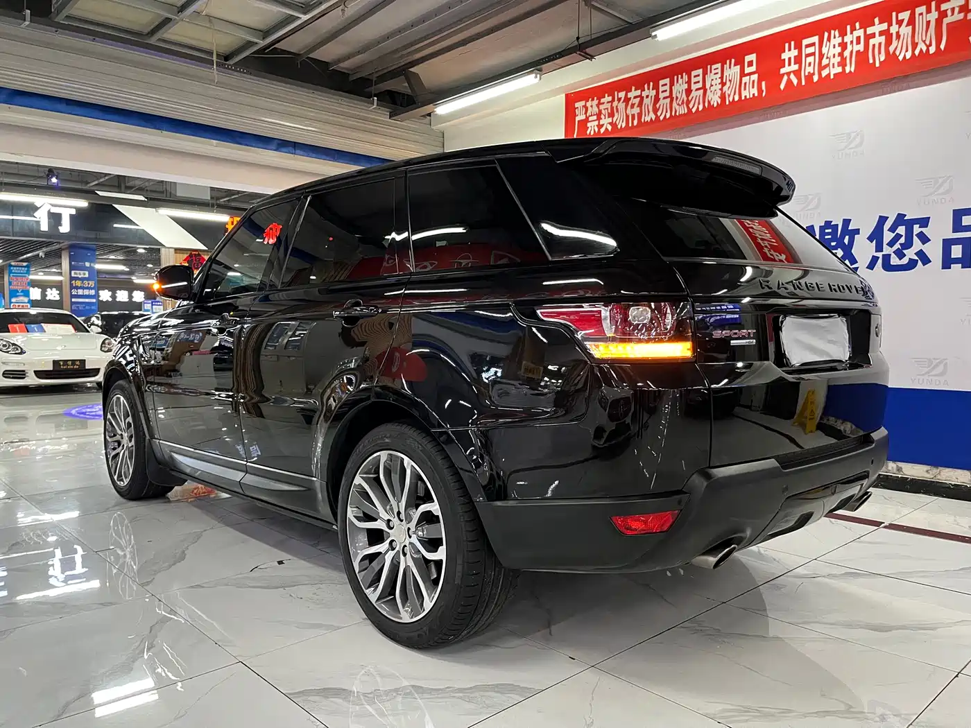 Land Rover Range Rover Sport 2014 3.0 SC V6 HSE DYNAMIC фото 3