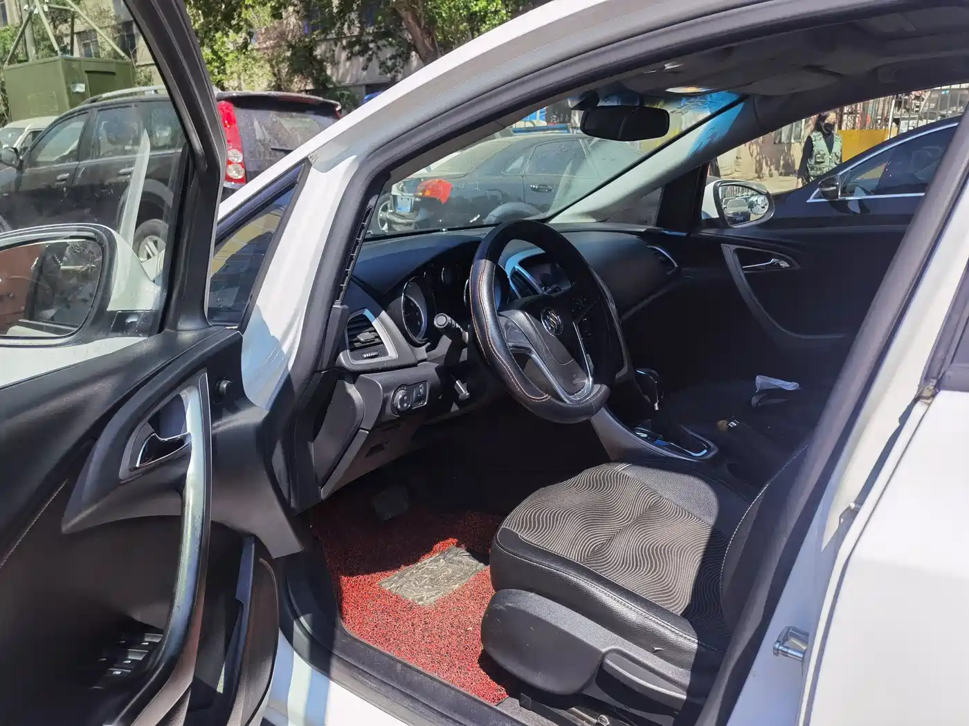 Buick Excelle 2013 Model XT 1.6L Automatic Fashion фото 8