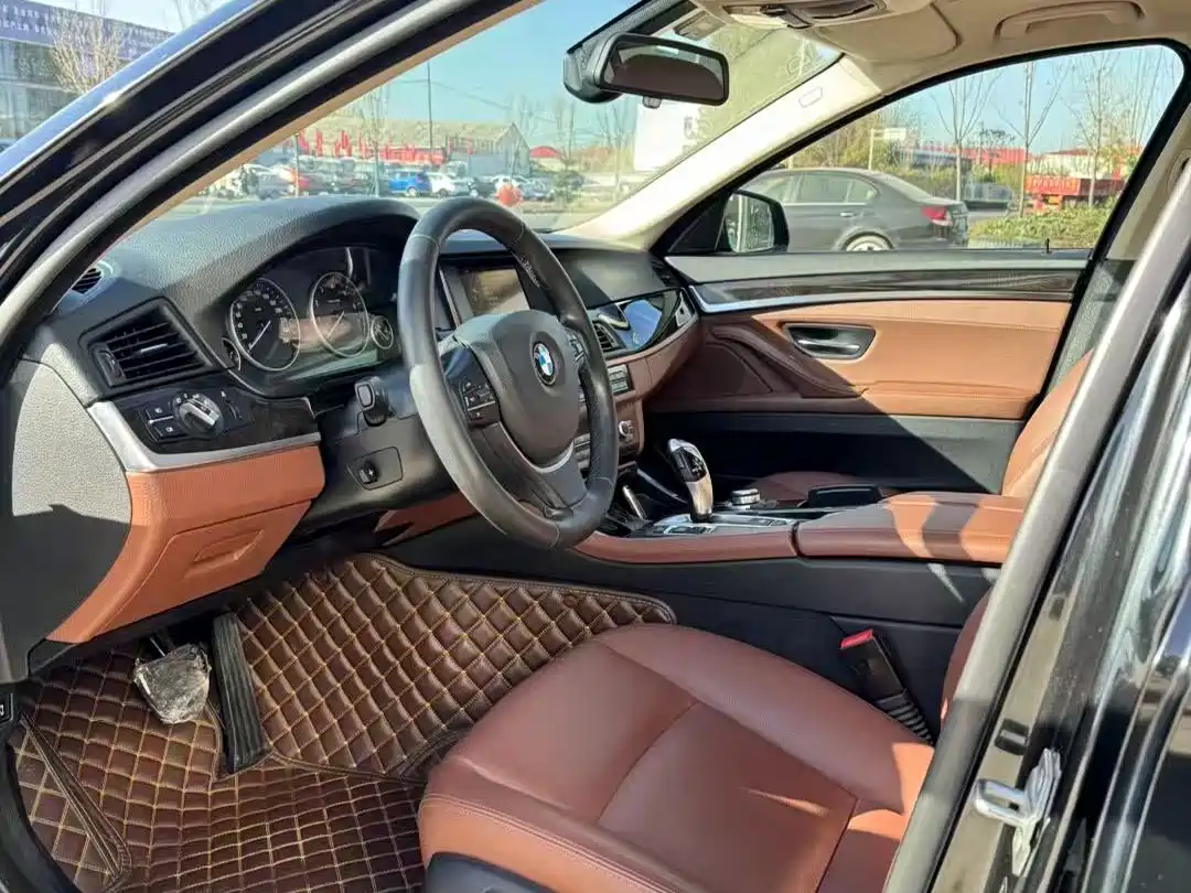 BMW 5 Series 2017 525Li Leading Edition фото 7