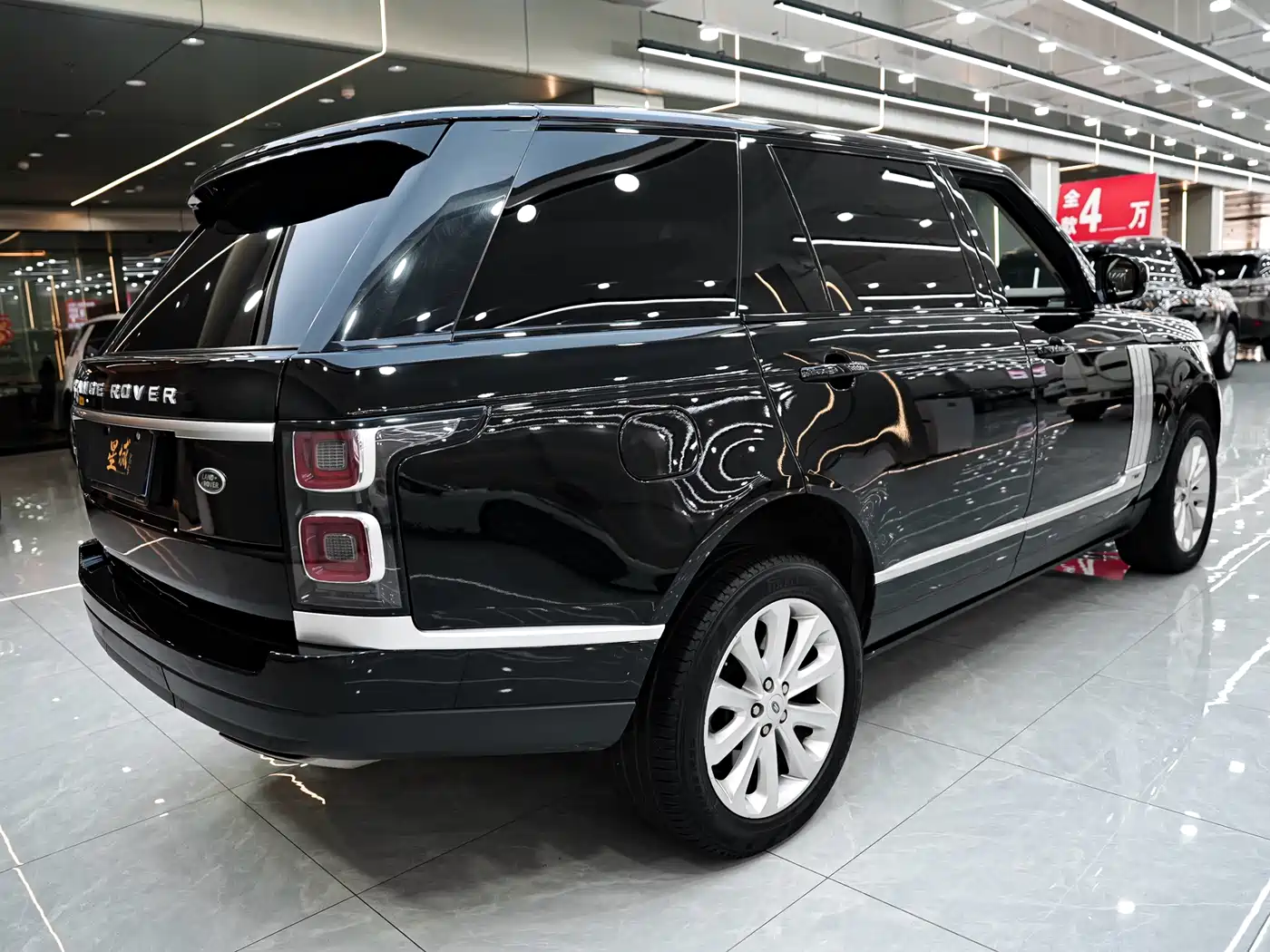 Land Rover Range Rover 2018 3.0 SC V6 Vogue Heritage Extended Edition фото 4