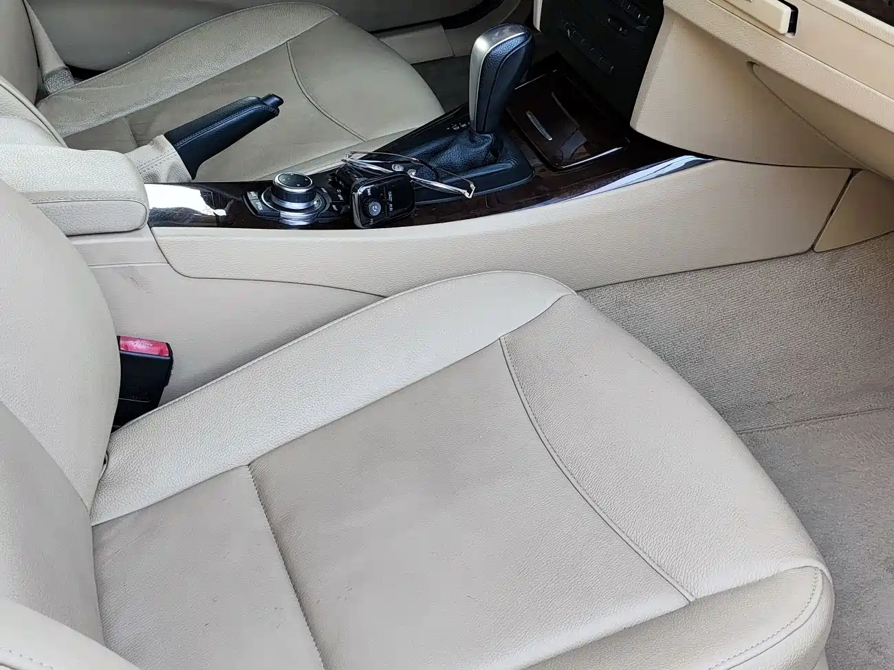 BMW 3 Series (Import) 2010 320i Luxury фото 10