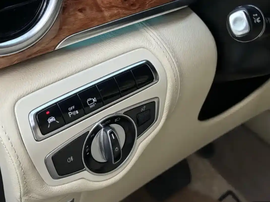 Mercedes-Benz V-Class 2016 V 260 L Premium Long фото 11