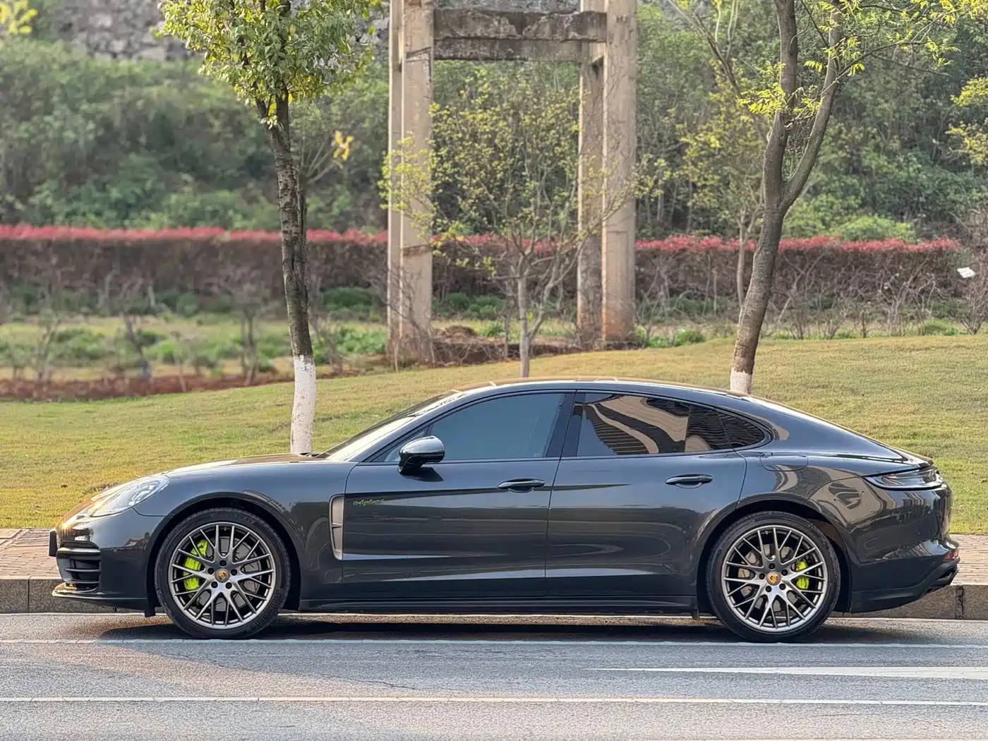 Porsche Panamera New Energy 2023 Facelift Panamera 4 E-Hybrid Platinum Edition 2.9T фото 7