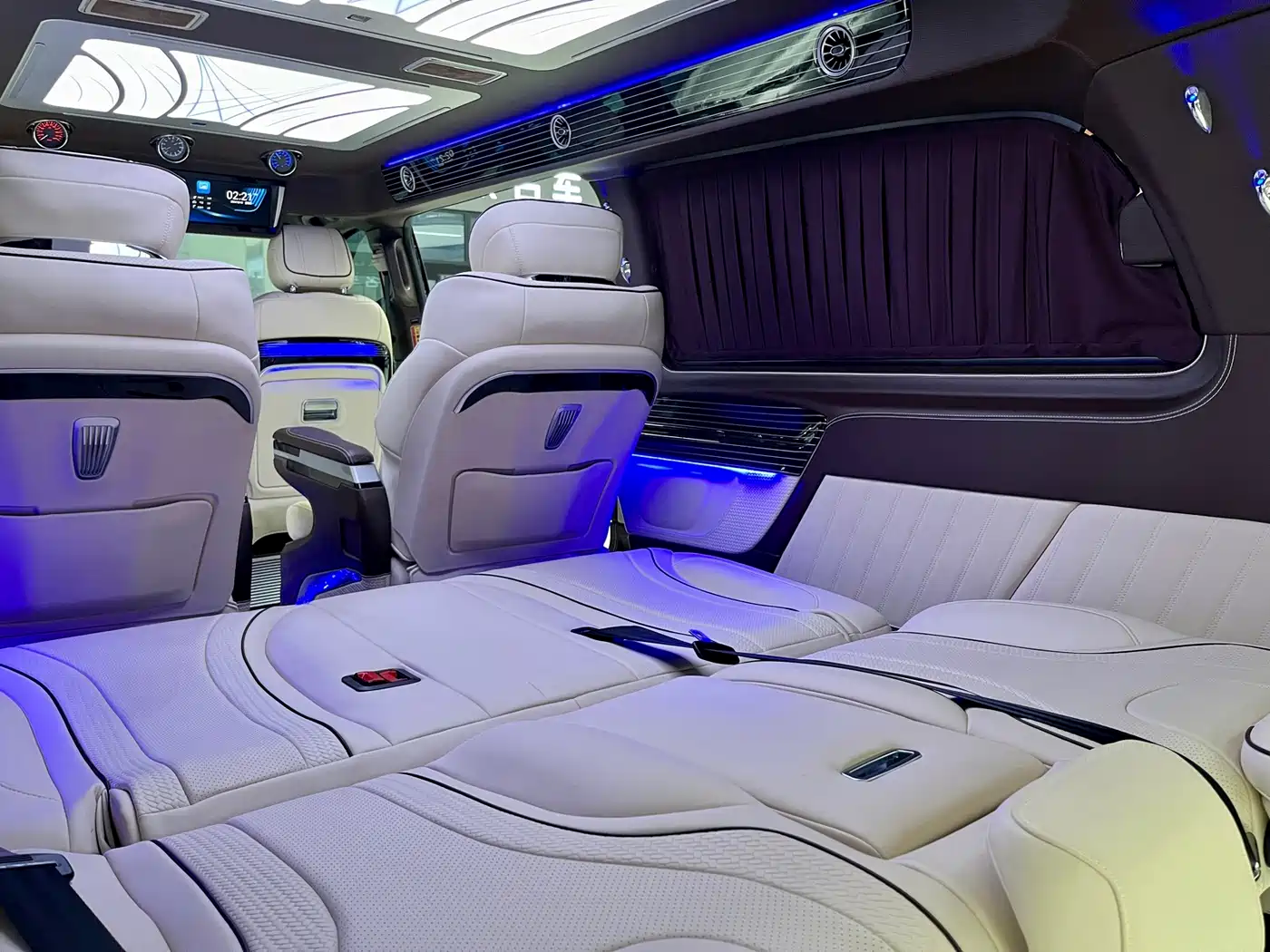Mercedes-Benz Vito 2023 2.0T Business 7-Seater фото 18