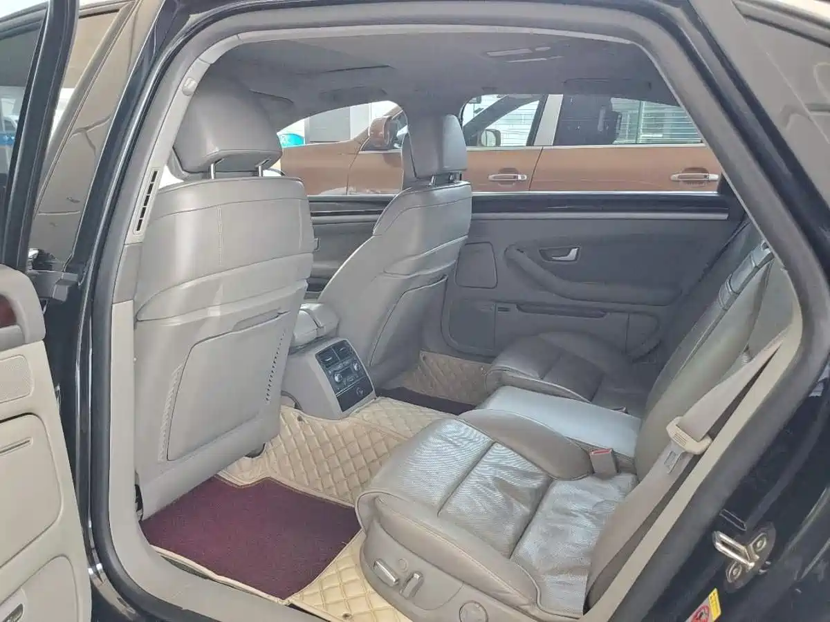 Audi A8 2005 A8L 4.2L фото 6