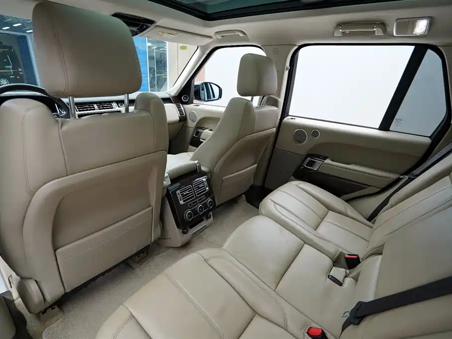 Land Rover Range Rover 2015 3.0 TDV6 Vogue фото 13