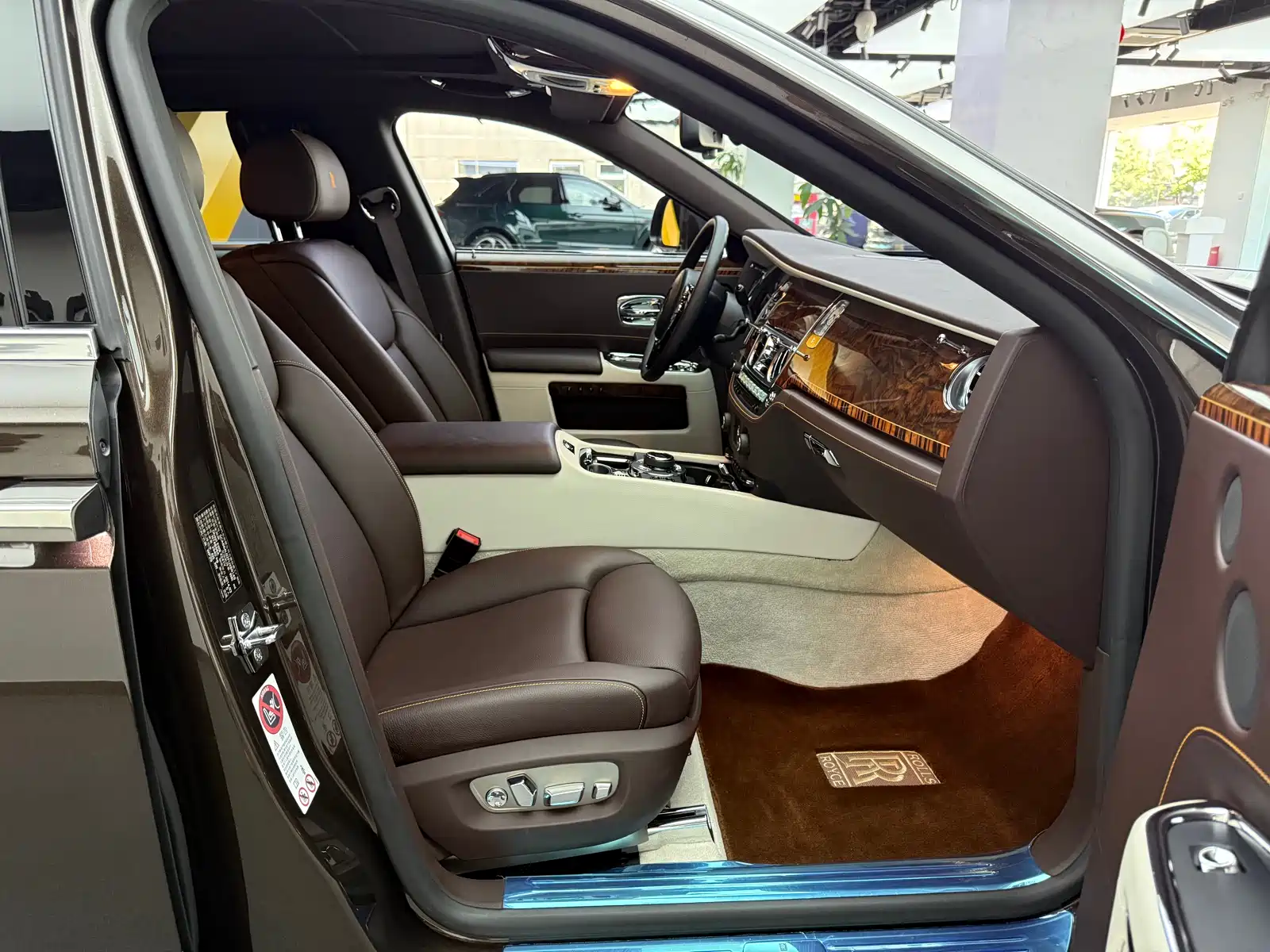 Фото 10 - Rolls-Royce Ghost