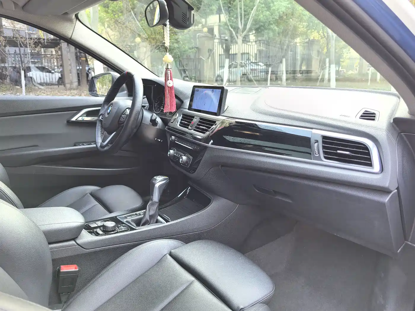 BMW 1 Series 2017 118i Sport фото 14