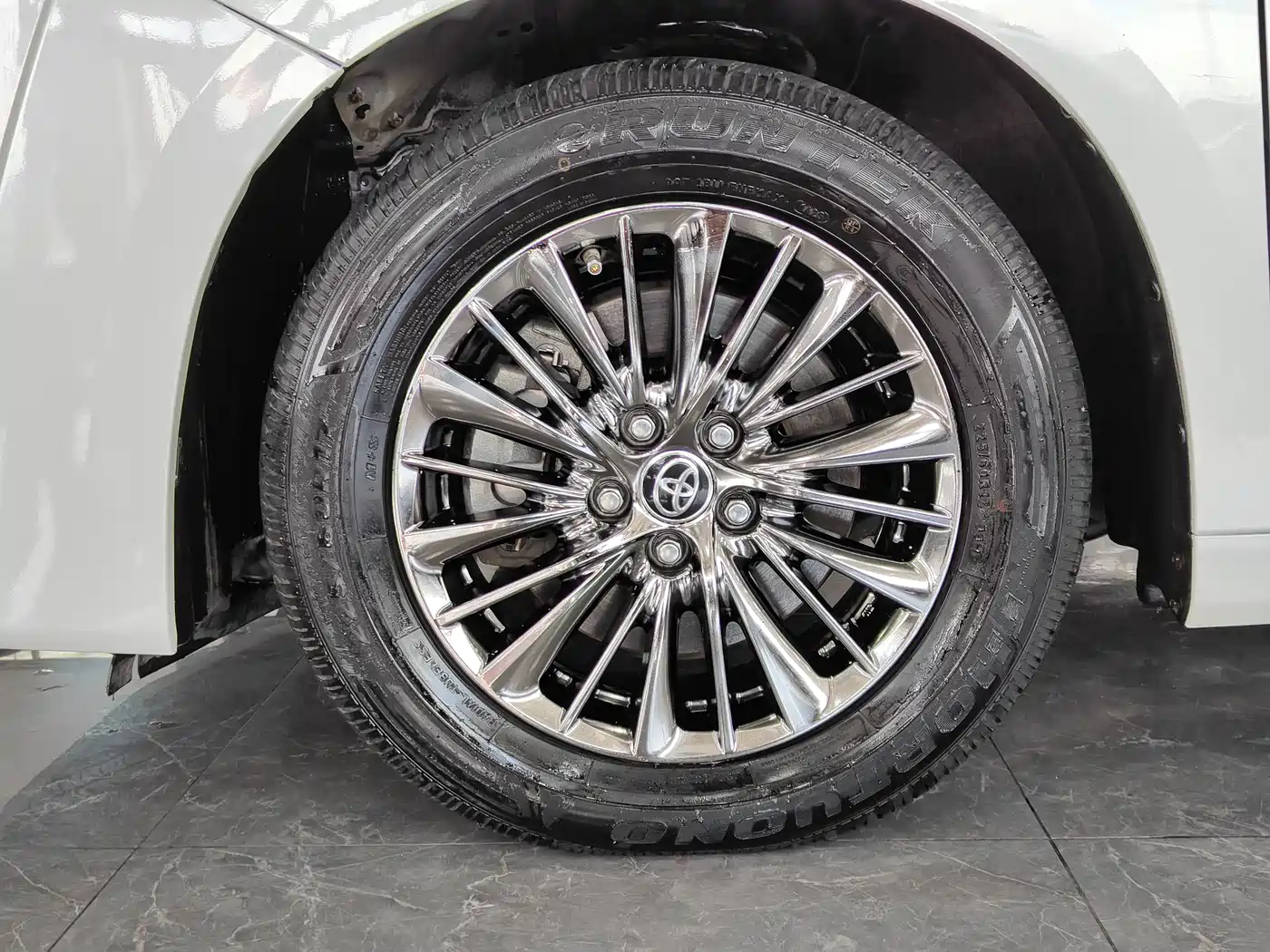 Toyota Vellfire 2020 Twin Engine 2.5L HV Premium Edition фото 14
