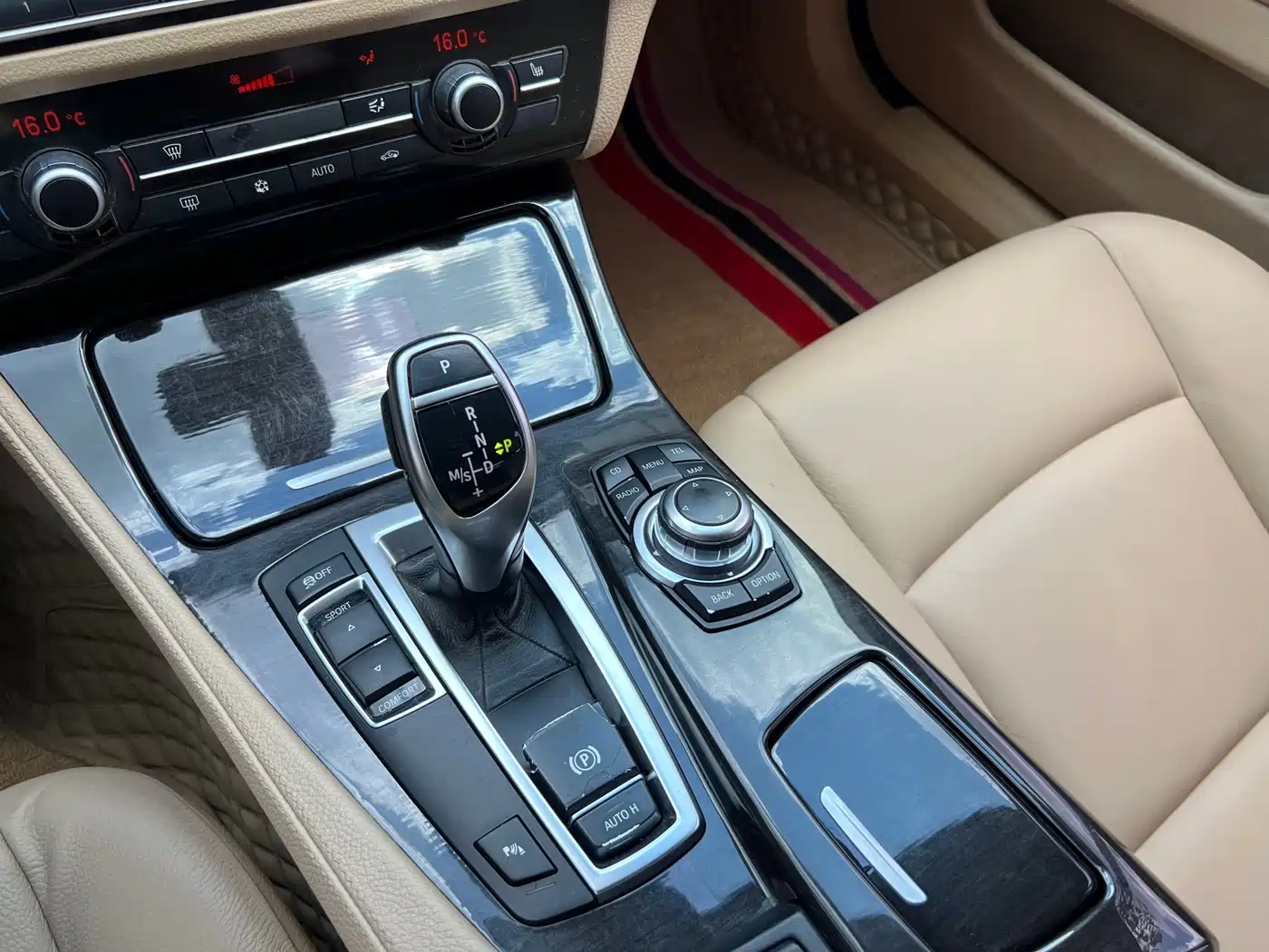 BMW 5 Series 2012 535Li Luxury фото 26