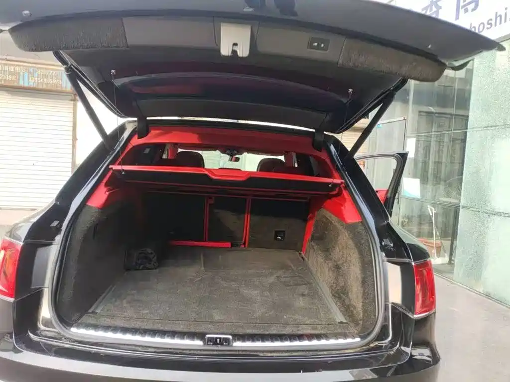 BENTLEY TIMYUE PLUG IN HYBRID