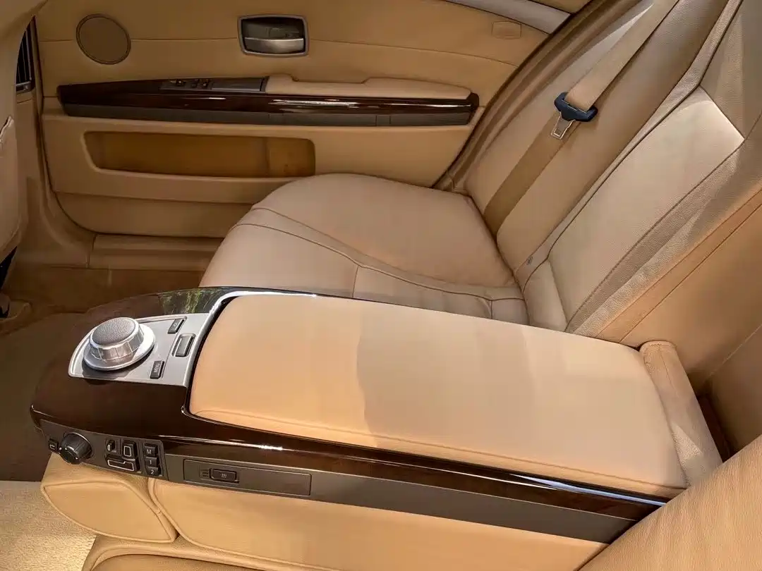 BMW 7 Series 2008 Model 730Li Classic Edition фото 28