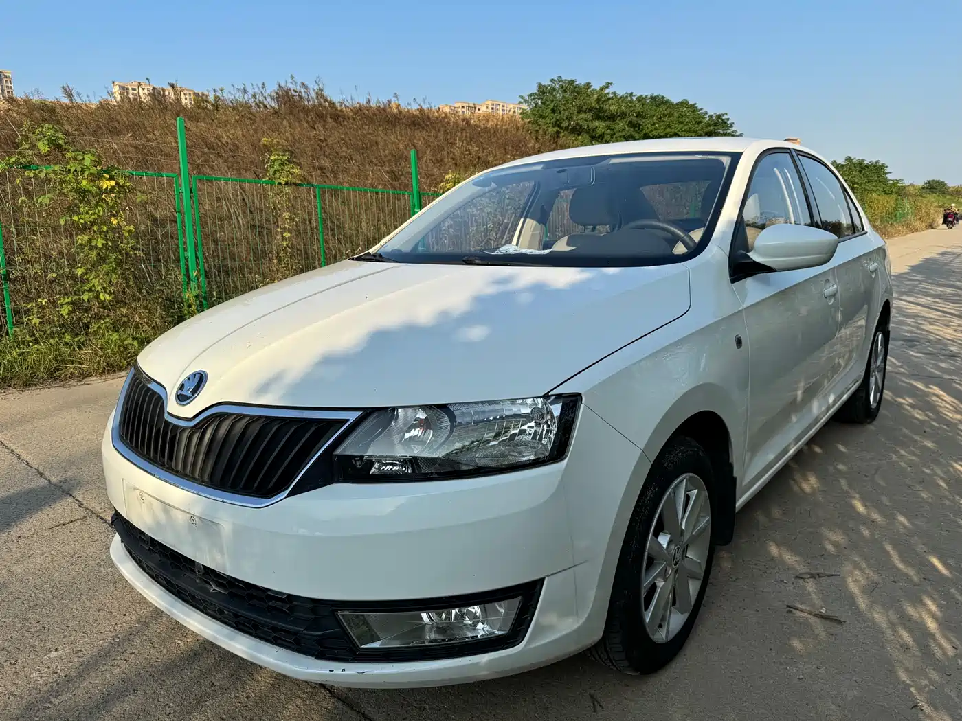 Škoda Rapid 2016 1.6L Automatic Pioneer Edition