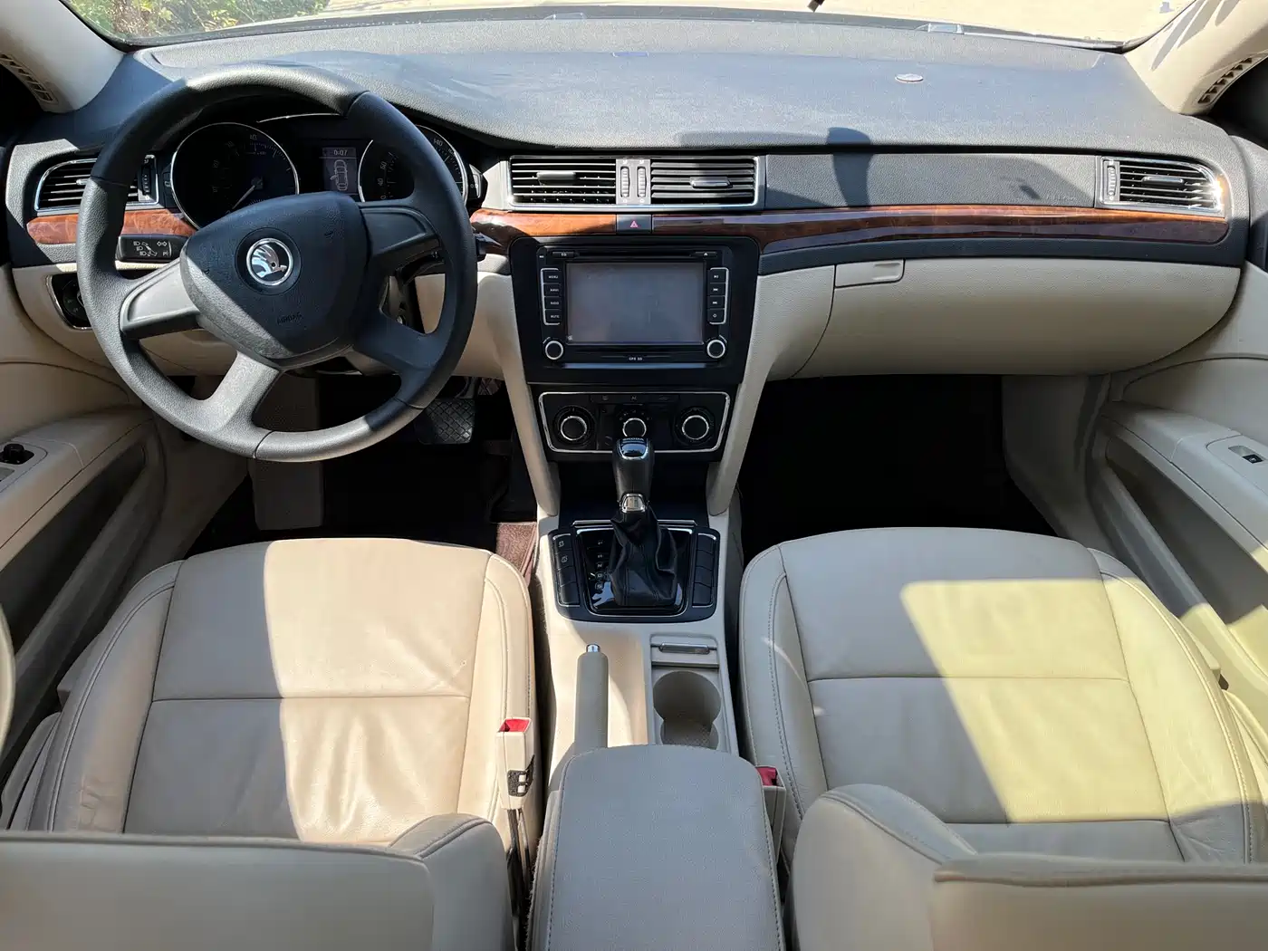 Škoda Superb 2013 1.8TSI Automatic Elite Edition фото 11