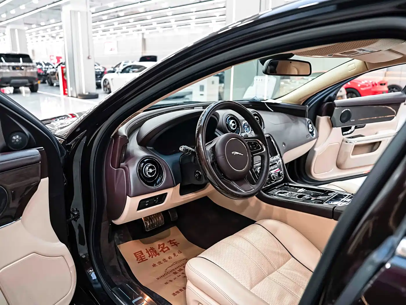 Jaguar XJ 2013 XJL 5.0 SC Ultimate Genesis Edition 5-seater фото 14