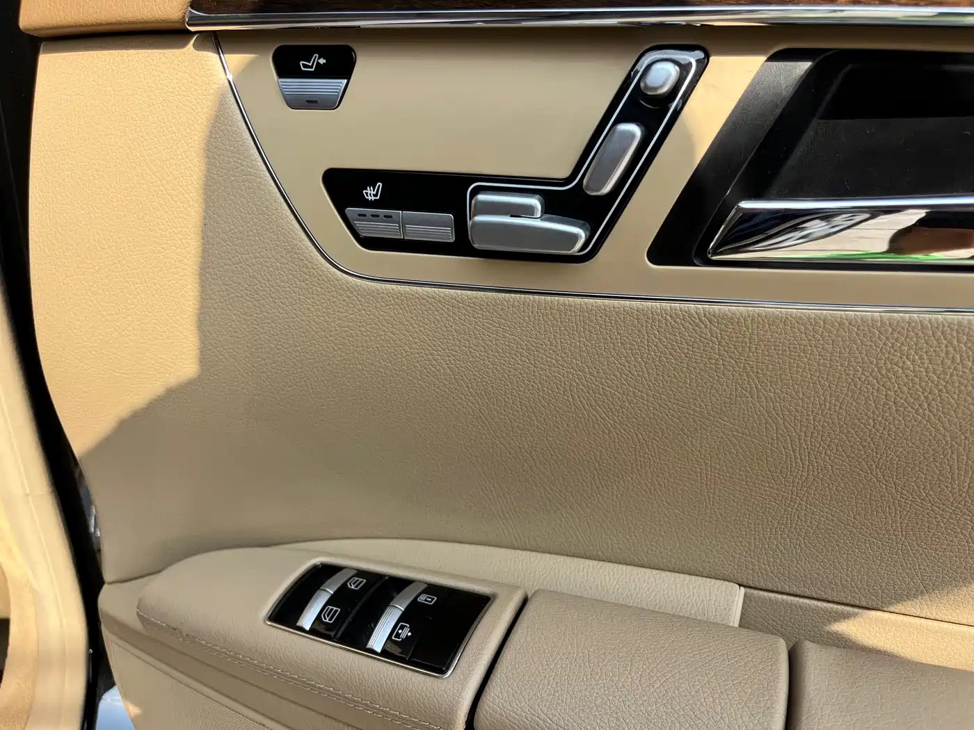 Mercedes-Benz S-Class 2012 S 300 L Luxury Grand Edition фото 13