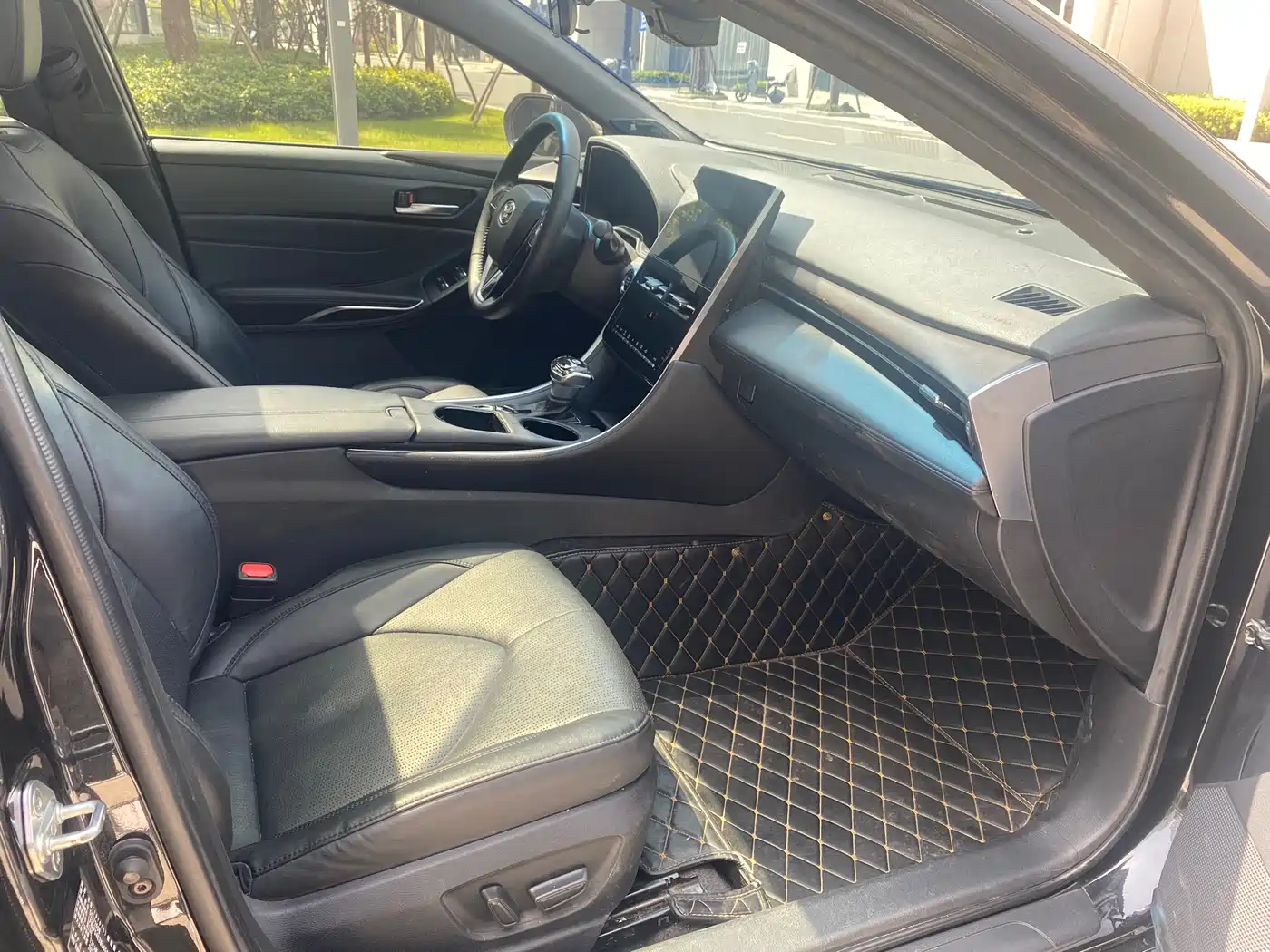Toyota Avalon 2022 2.0L Luxury Edition фото 14