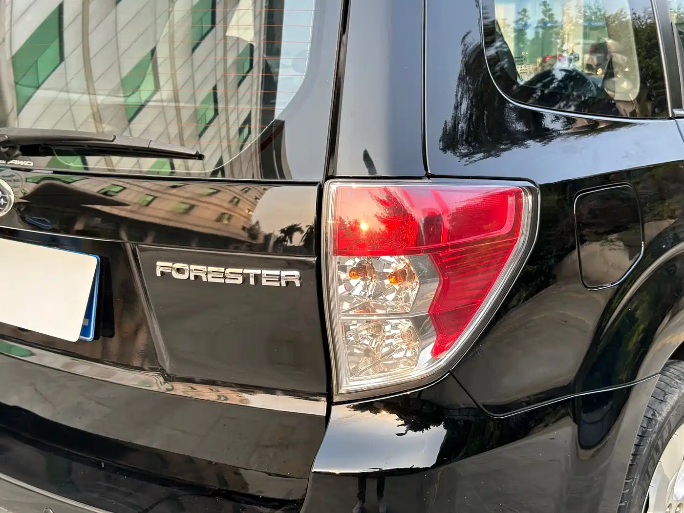 Subaru Forester 2010 2.5XT Automatic Luxury Edition фото 10